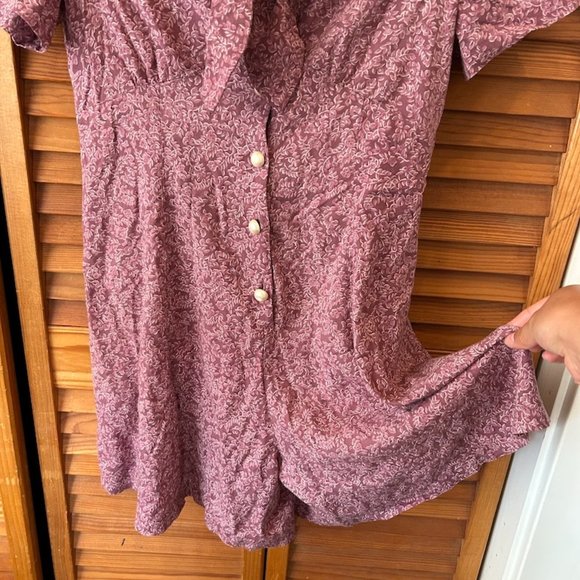 Flowy Romper - Picture 3 of 6